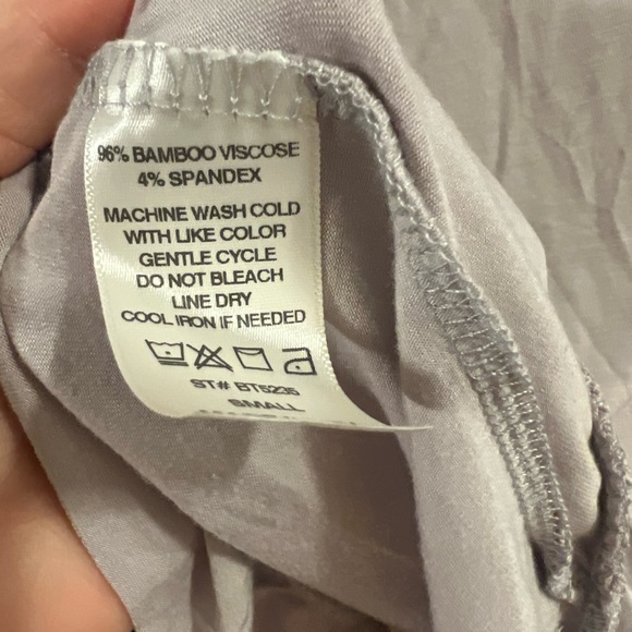 NWT Oversize Small blouse - Picture 6 of 6